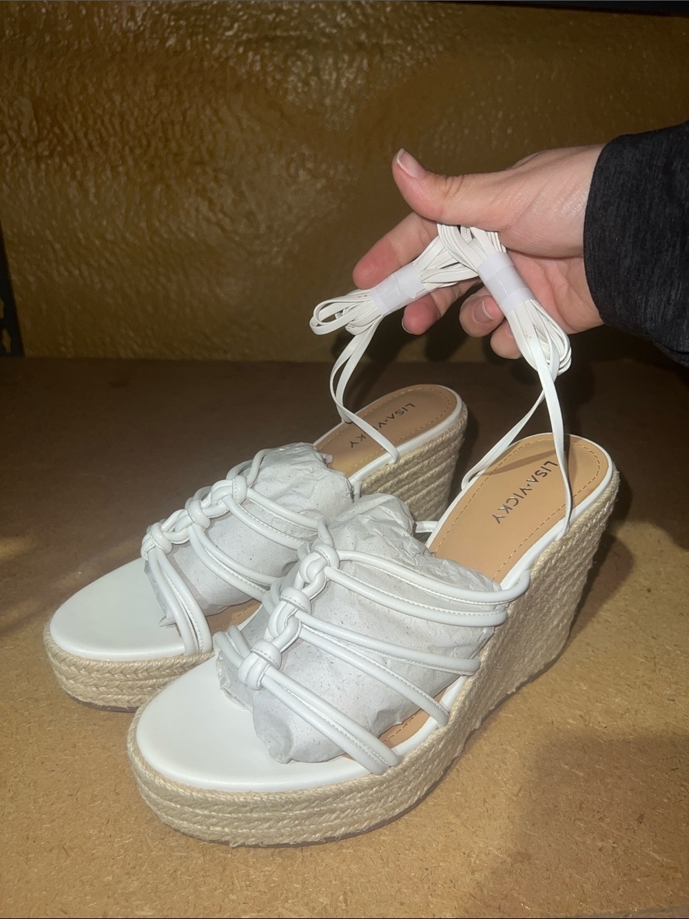Lisa Vicky White Women's Sandals NIB